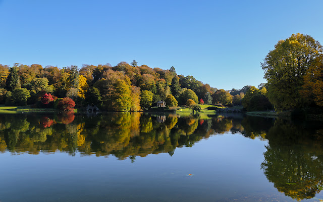 Stourhead in Autumn  from Chrome web store to be run with OffiDocs Chromium online