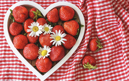 Strawberry heart tray  from Chrome web store to be run with OffiDocs Chromium online