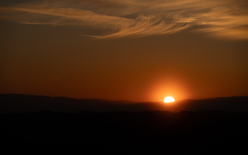 Sunset behind the mountains  from Chrome web store to be run with OffiDocs Chromium online
