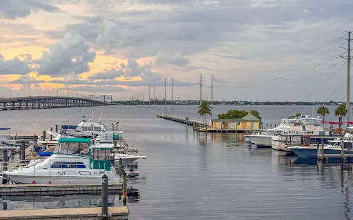Sunset on the harbor  from Chrome web store to be run with OffiDocs Chromium online