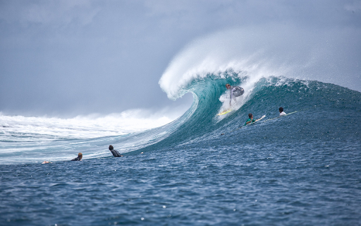 Surfing the ocean waves  from Chrome web store to be run with OffiDocs Chromium online