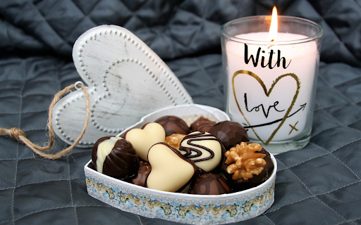 Sweet love box  from Chrome web store to be run with OffiDocs Chromium online