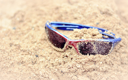 Swimming goggles on the sand  from Chrome web store to be run with OffiDocs Chromium online
