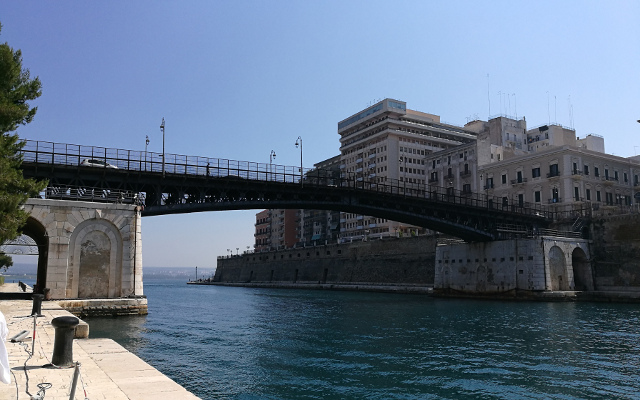 Taranto Ponte Girevole  from Chrome web store to be run with OffiDocs Chromium online