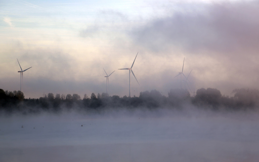 The fan blows the mist  from Chrome web store to be run with OffiDocs Chromium online