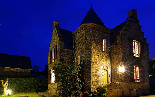 The house glowed with electric light  from Chrome web store to be run with OffiDocs Chromium online