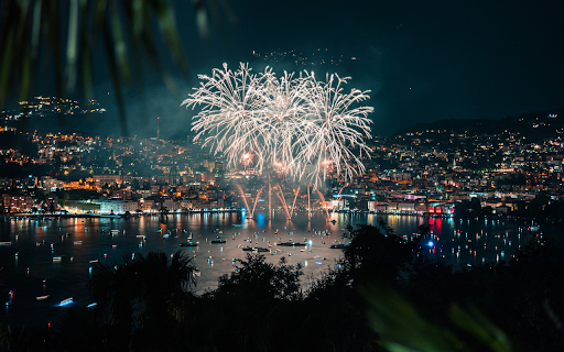 The lake glowed  from Chrome web store to be run with OffiDocs Chromium online