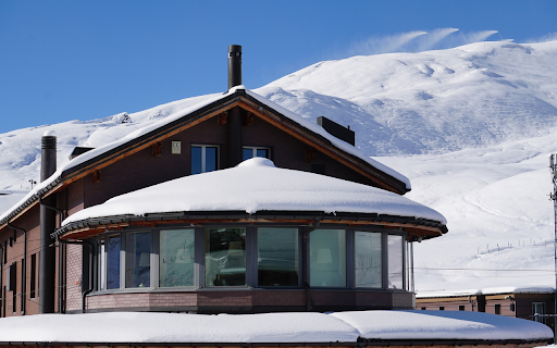 The roof is full of snow  from Chrome web store to be run with OffiDocs Chromium online