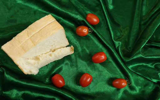 Tomatoes and bread  from Chrome web store to be run with OffiDocs Chromium online
