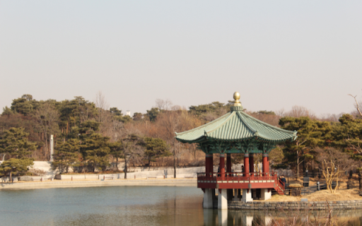 Tranquil Lakeside Pavilion  from Chrome web store to be run with OffiDocs Chromium online
