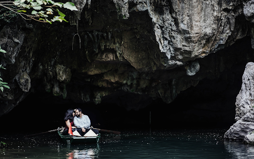 Travel to stone caves on the river  from Chrome web store to be run with OffiDocs Chromium online