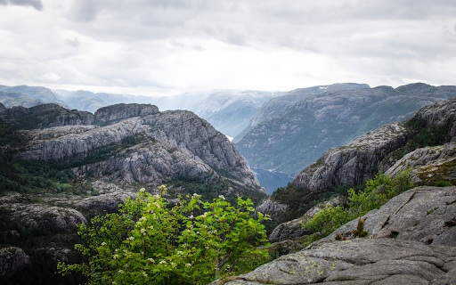 Vast mountains and rivers  from Chrome web store to be run with OffiDocs Chromium online