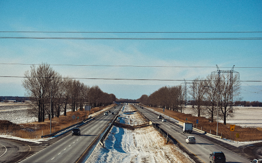 Vehicles Driving on Expressway  from Chrome web store to be run with OffiDocs Chromium online