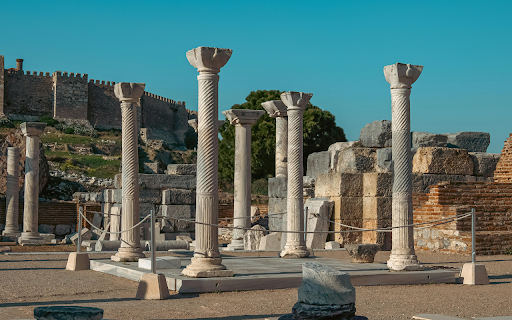 View of Columns in the Basilica of St. John  from Chrome web store to be run with OffiDocs Chromium online