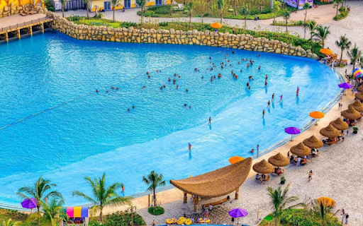Wave Pool at Fantasy On Ice – Ride the Waves in a Winter Wonderland  from Chrome web store to be run with OffiDocs Chromium online