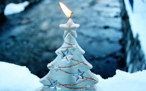 White Christmas Tree Candle: A Symbol of Warmth and Serenity  from Chrome web store to be run with OffiDocs Chromium online