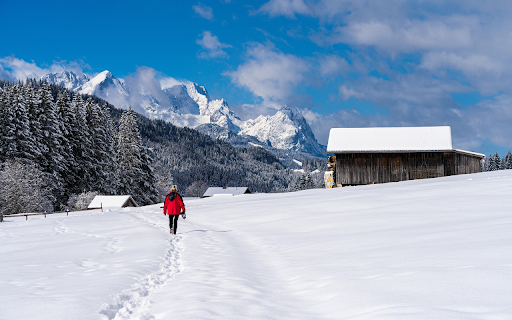 Winter Hike in the Alps  from Chrome web store to be run with OffiDocs Chromium online