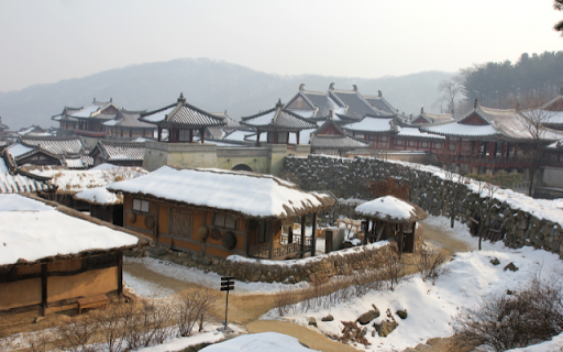 Winter Landscape of a Traditional Village  from Chrome web store to be run with OffiDocs Chromium online