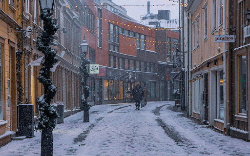 Winter Street Scene in Jönköping, Sweden  from Chrome web store to be run with OffiDocs Chromium online