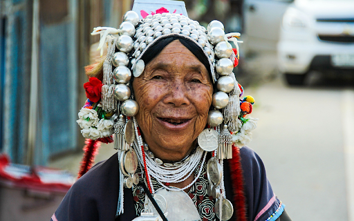 Women wear silver  from Chrome web store to be run with OffiDocs Chromium online