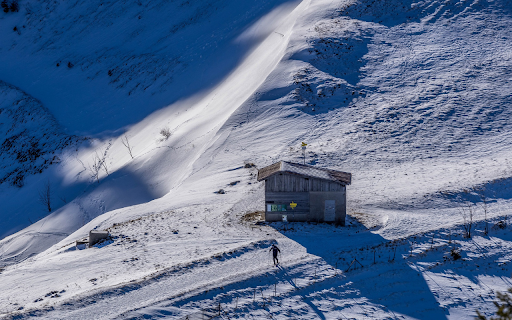 Wooden house on snowy mountain  from Chrome web store to be run with OffiDocs Chromium online