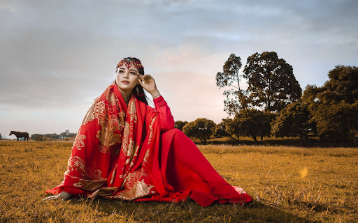 Young girl on the steppe  from Chrome web store to be run with OffiDocs Chromium online