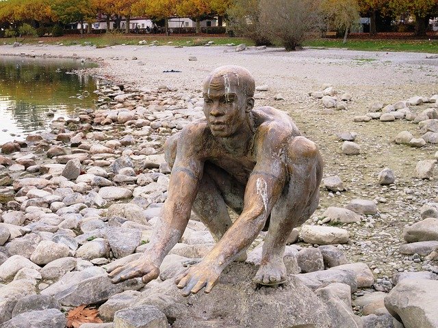 Descărcare gratuită Sculpture El Nino Radolfzell Am - fotografie sau imagine gratuită pentru a fi editată cu editorul de imagini online GIMP