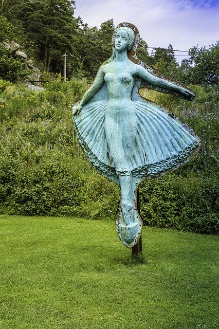 Free picture Sculpture Figurehead Female Garden -  to be edited by GIMP free image editor by OffiDocs