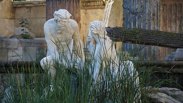 Téléchargement gratuit de Sculpture Fontaine Statue - photo ou image gratuite à éditer avec l'éditeur d'images en ligne GIMP