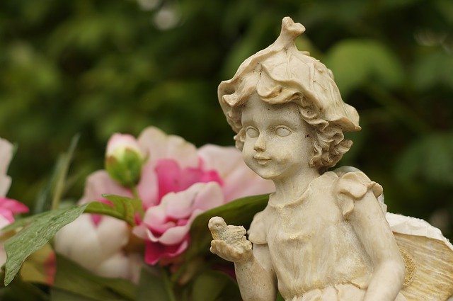 Descarga gratuita Sculpture Girl Offer: foto o imagen gratuita para editar con el editor de imágenes en línea GIMP