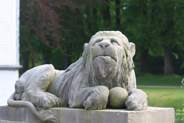 Free download Sculpture Monument Lion Walk In -  free photo or picture to be edited with GIMP online image editor