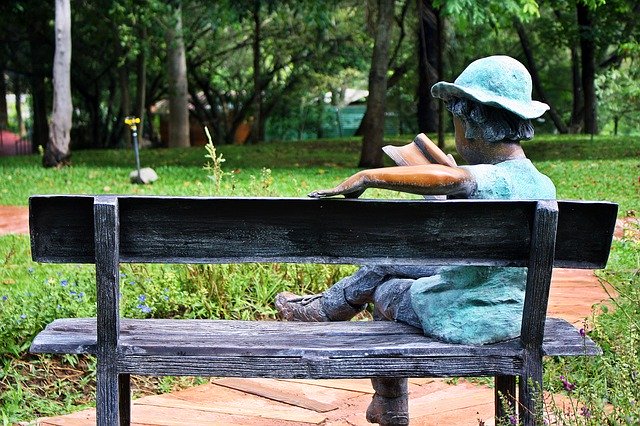 ดาวน์โหลดฟรี Sculptures Within The Park - ภาพถ่ายหรือรูปภาพฟรีที่จะแก้ไขด้วยโปรแกรมแก้ไขรูปภาพออนไลน์ GIMP