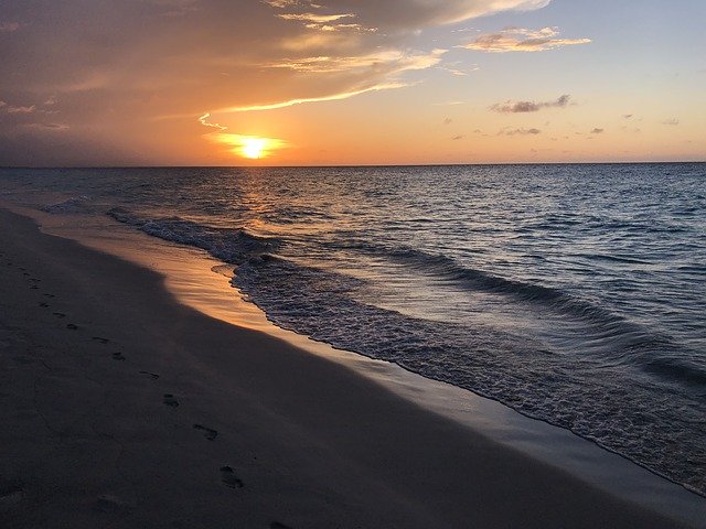 Gratis download Sea Beach Coast - gratis foto of afbeelding om te bewerken met GIMP online afbeeldingseditor