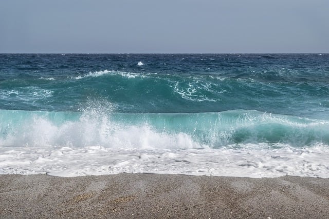 הורדה חינם של גלי חוף ים חול קצף גלישה תמונה בחינם לעריכה עם עורך תמונות מקוון בחינם של GIMP
