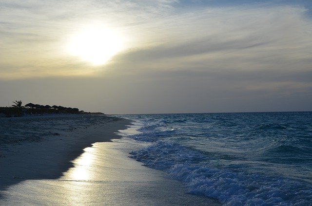 Muat turun percuma Sea Caribbean Sun - foto atau gambar percuma untuk diedit dengan editor imej dalam talian GIMP