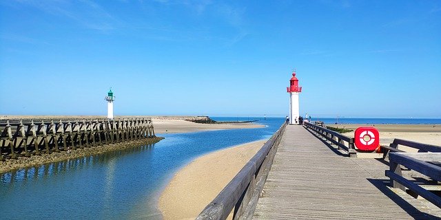 Unduh gratis Sea Lighthouse Sky - foto atau gambar gratis untuk diedit dengan editor gambar online GIMP