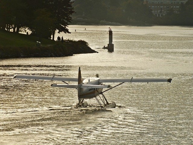 Free picture Seaplane Take-Off Water -  to be edited by GIMP free image editor by OffiDocs