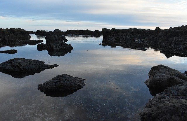 Unduh gratis Sea Rocks Beach - foto atau gambar gratis untuk diedit dengan editor gambar online GIMP