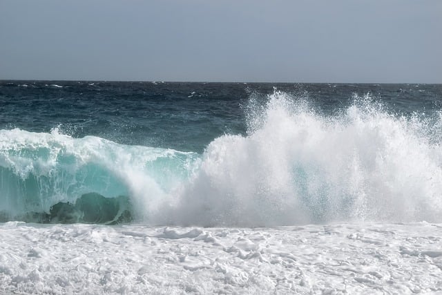 Free download seascape wave foam splash out free picture to be edited with GIMP free online image editor