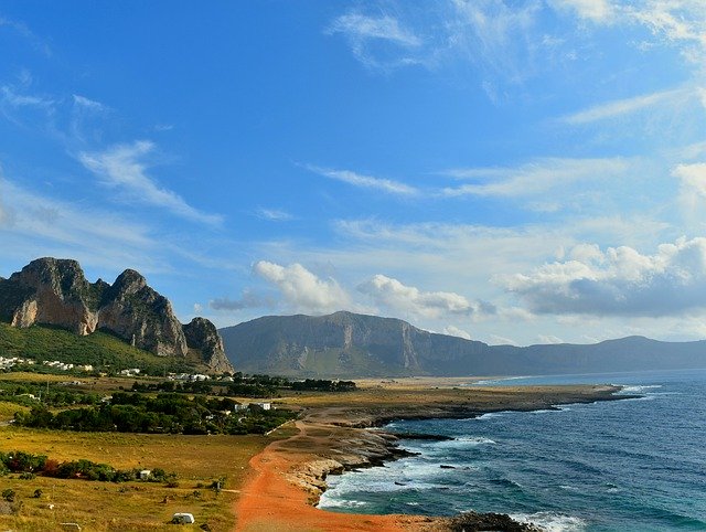 Muat turun percuma Sea Shore Mountain - foto atau gambar percuma untuk diedit dengan editor imej dalam talian GIMP