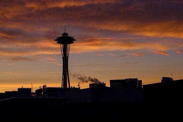 Descarga gratuita Seattle Space Needle Dawn: foto o imagen gratuita para editar con el editor de imágenes en línea GIMP