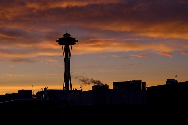 Bezpłatne pobieranie Seattle Space Needle Dawn - bezpłatne zdjęcie lub obraz do edycji za pomocą internetowego edytora obrazów GIMP