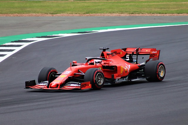 Descarcă gratuit Sebastian Vettel Scuderia Ferrari - fotografie sau imagine gratuită pentru a fi editată cu editorul de imagini online GIMP