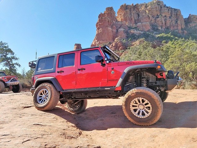 Muat turun percuma gambar percuma kereta kenderaan jeep 4x4 sedona untuk diedit dengan editor imej dalam talian percuma GIMP