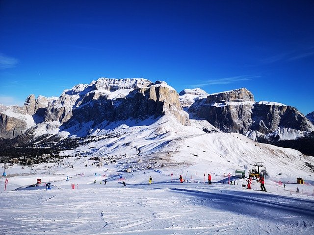 Bezpłatny szablon Sella Ronda Alta Badia La Villa do edycji za pomocą internetowego edytora obrazów GIMP