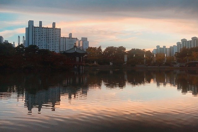 Descarga gratuita Sunset Reflections de Seúl: foto o imagen gratuita para editar con el editor de imágenes en línea GIMP