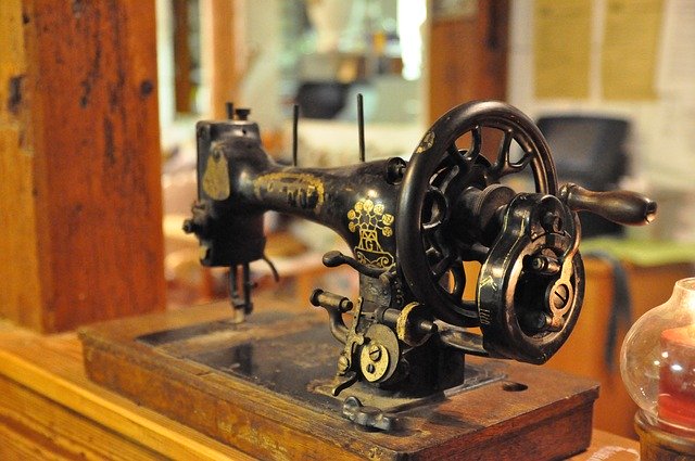 Free download Sewing Machine Oldtimer Rarity free photo template to be edited with GIMP online image editor
