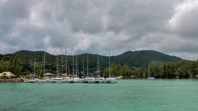 Descarga gratuita Seychelles Praslin Port In - foto o imagen gratuita para editar con el editor de imágenes en línea GIMP