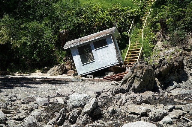 Бесплатно скачайте бесплатный шаблон фотографии Shack Ocean Beach для редактирования с помощью онлайн-редактора изображений GIMP