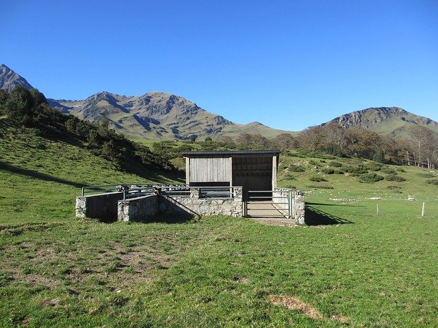 Free download Sheepfold Payolle Pyrénées -  free photo or picture to be edited with GIMP online image editor